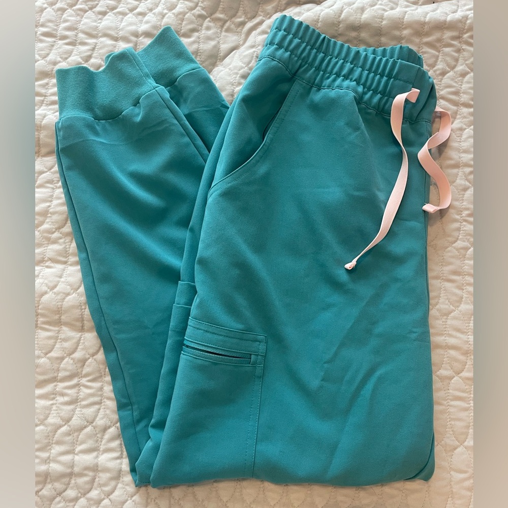 Figs Zamora High Wasted Scrub Pants